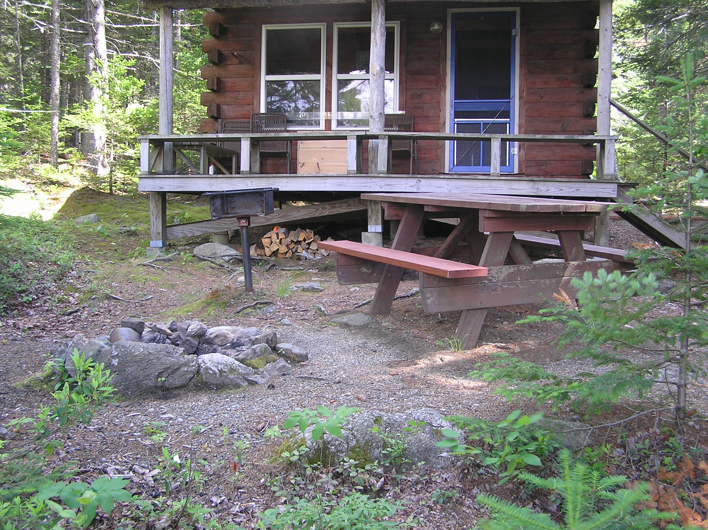 Log Cabin Picnic Tablet